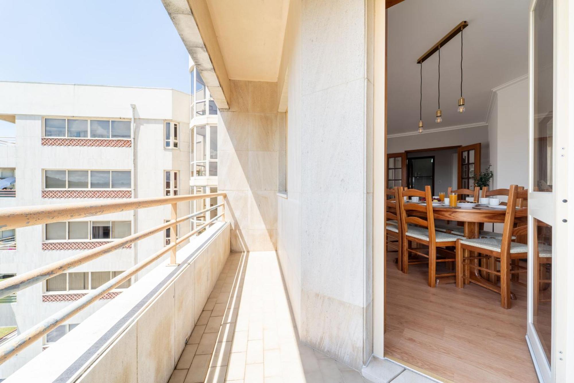 Beach Flat By House And People Viana do Castelo Buitenkant foto