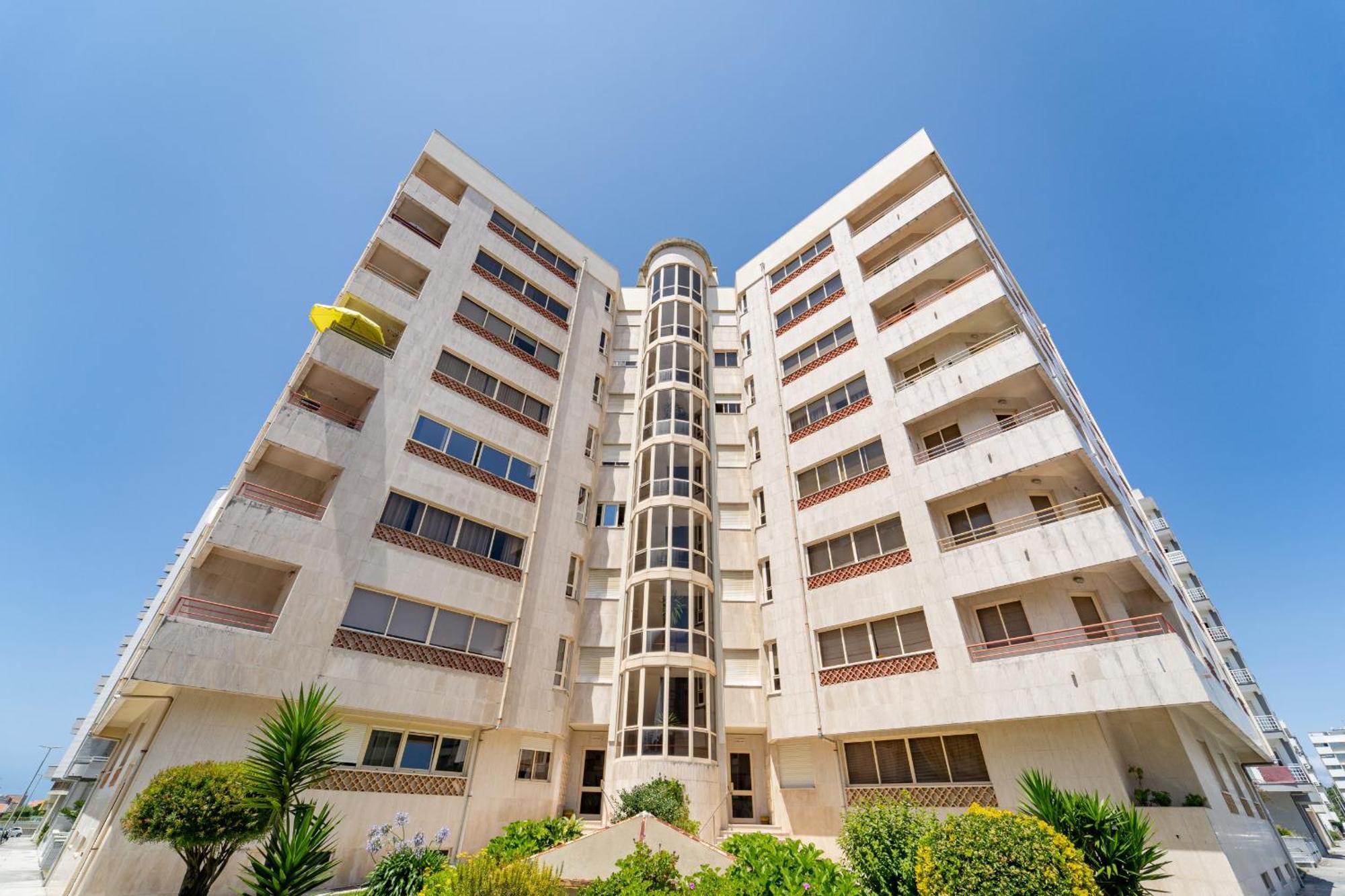 Beach Flat By House And People Viana do Castelo Buitenkant foto
