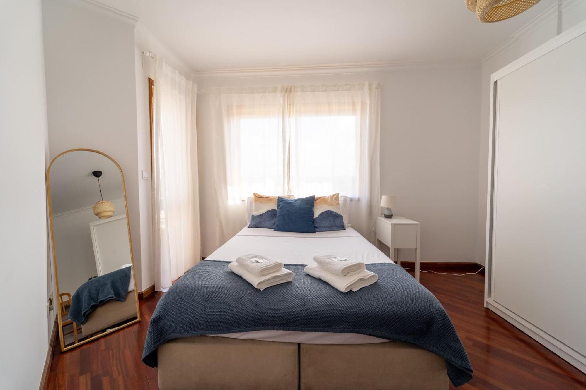 Beach Flat By House And People Viana do Castelo Buitenkant foto