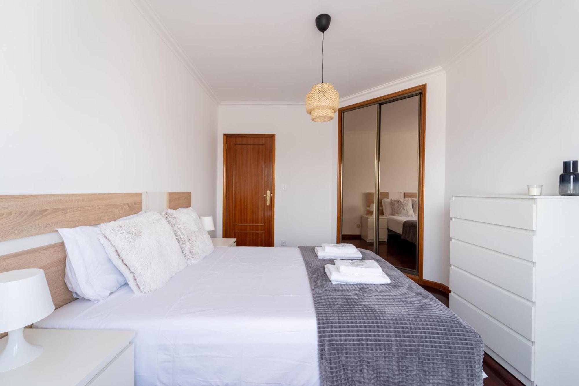 Beach Flat By House And People Viana do Castelo Buitenkant foto